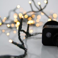 ΣΕΙΡΑ, 100 LED 3mm, 31V ΜΕΤΑΣΧΗΜΑΤΙΣΤΗ, 8 ΠΡΟΓΡΑΜΜΑΤΑ & ΜΝΗΜΗ, ΠΡΑΣΙΝΟ PVC ΚΑΛΩΔΙΟ, ΘΕΡΜΟ ΛΕΥΚΟ LED ΑΝΑ 5cm, ΠΡΟΕΚΤΑΣΗ ΠΑΡΟΧΗΣ 3m, ΙΡ44